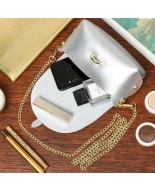 Srebrna kopertówka, mała torebka wizytowa na łańcuszku, elegancka torebka damska włoska Vera Pelle P45
