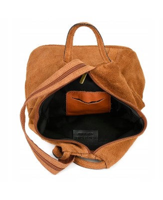 Camelowy plecak zamszowy, skórzany plecaczek damski, włoski plecak Vera Pelle T53